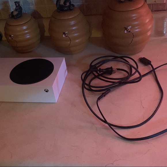 Xbox series s for sale - Picture 8 of 9